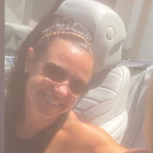 Meet your Posher, April